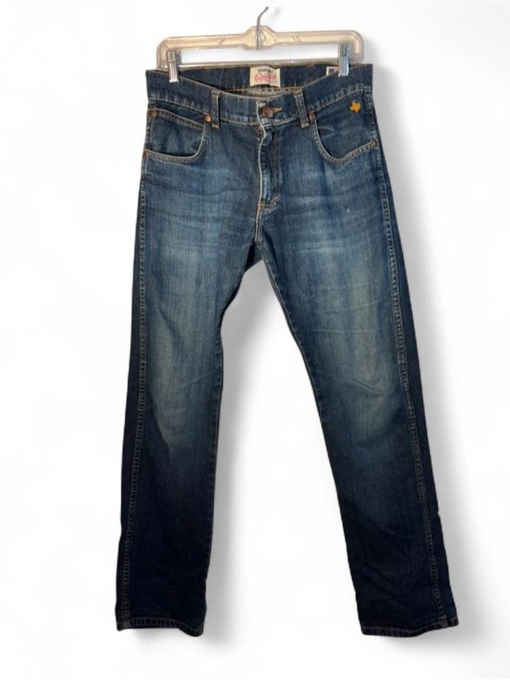 Wrangler Men’s routed made is USA Medium Blue Straight Jeans